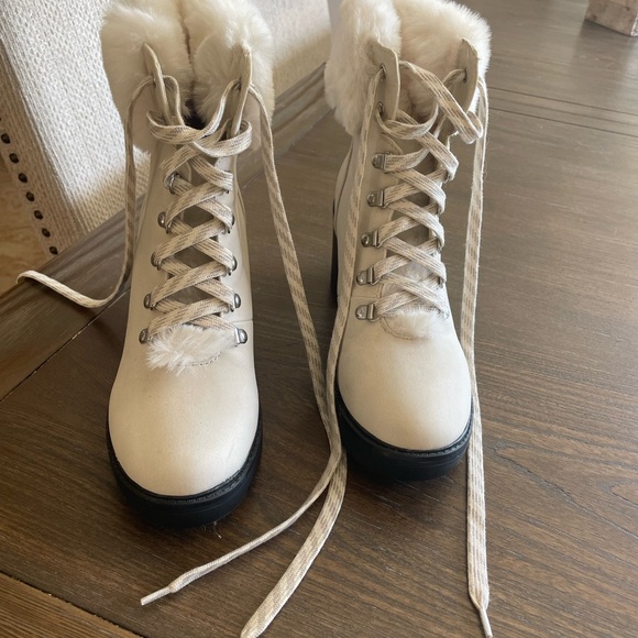Esprit Cream Lace-Up Boots with Fur Trim - Picture 1 of 4
